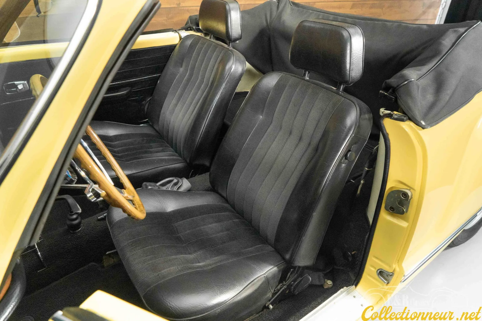 VOLKSWAGEN Karmann Ghia 1971