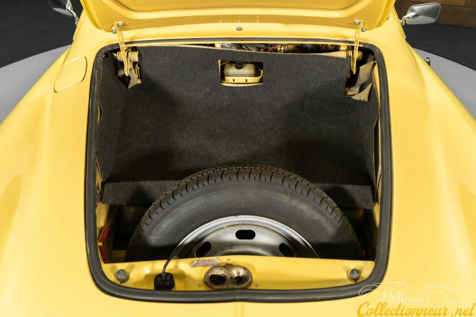 VOLKSWAGEN Karmann Ghia 1971