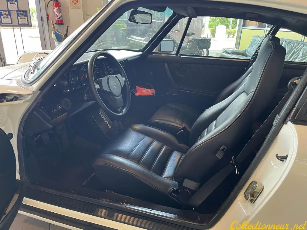 PORSCHE 911 1981