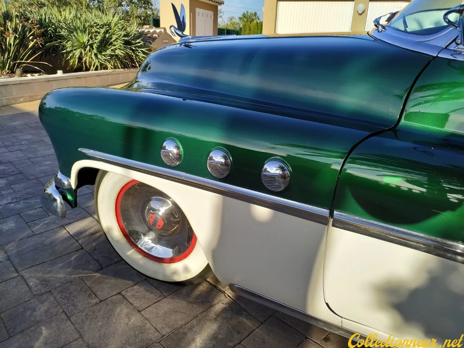 BUICK SUPER RIVIERA SEDAN 1952