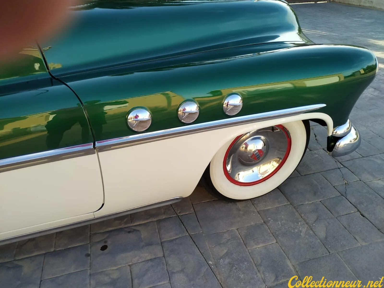 BUICK SUPER RIVIERA SEDAN 1952