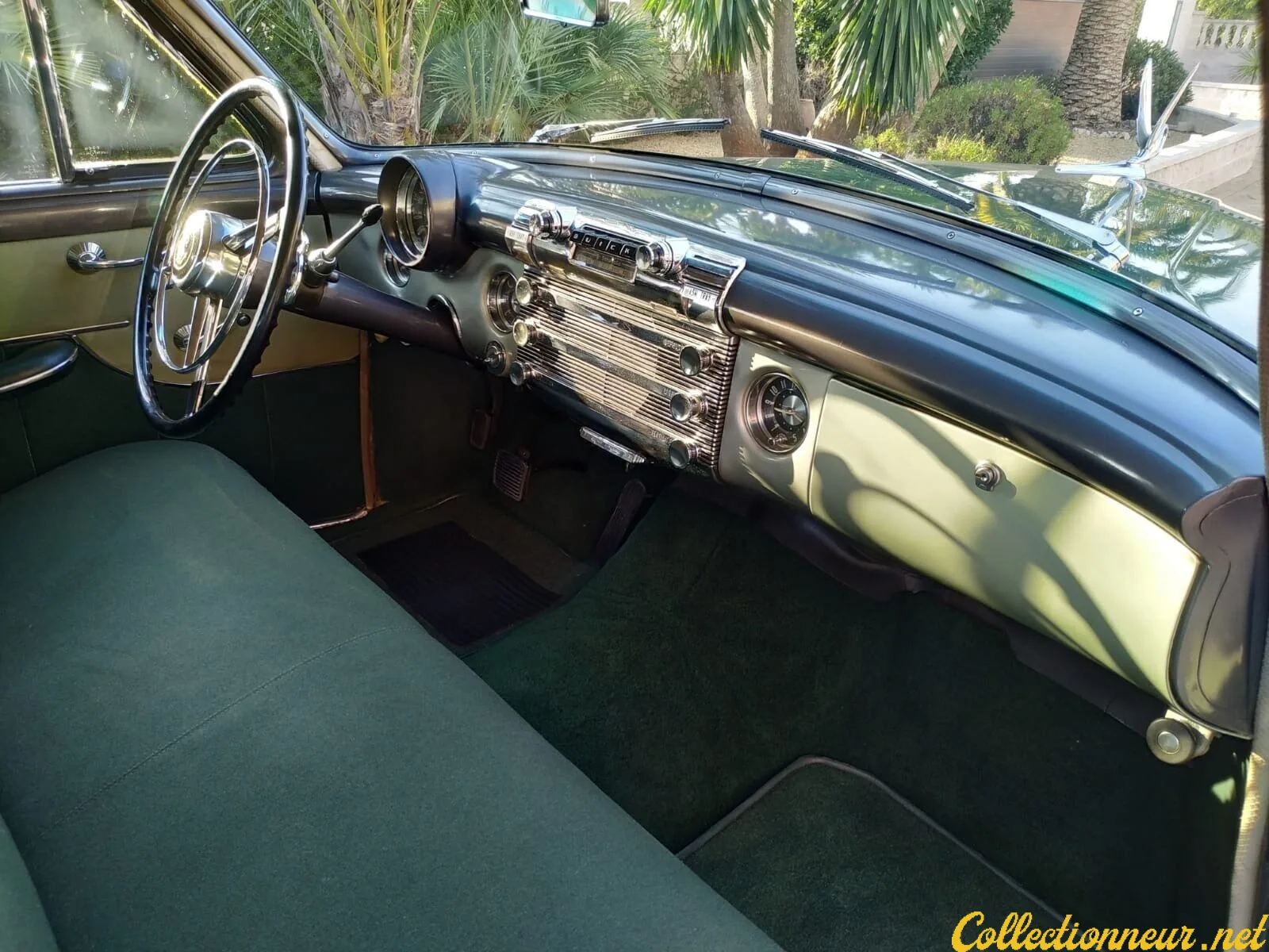 BUICK SUPER RIVIERA SEDAN 1952
