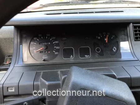 VENDS RENAULT SUPER 5 ANNEE 1985
