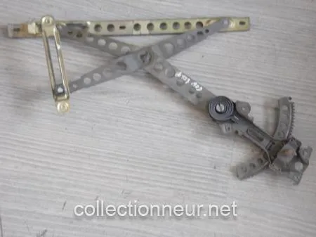 LEVE-VITRE AVANT DROIT 1237202246 MERCEDES W123