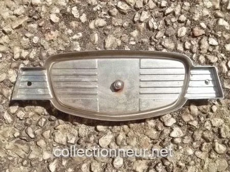 logo , écusson de calandre Fiat NECKAR