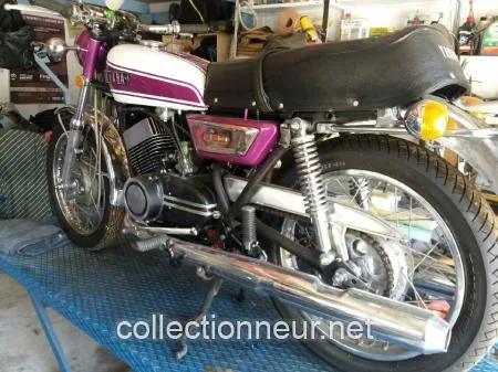 YAMAHA 250 YDS7 de 1972 restaurée