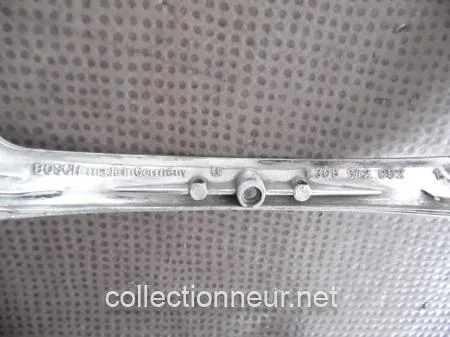 ENJOLIVEUR DE PHARE 1305542052 / A1158260089 MERCEDES W114 / W115
