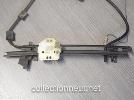 LEVE-VITRE AVANT DROIT 82379538 LANCIA DELTA