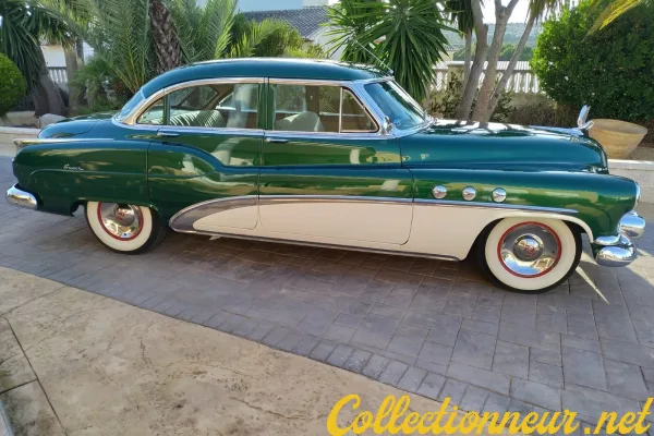 BUICK SUPER RIVIERA SEDAN 1952