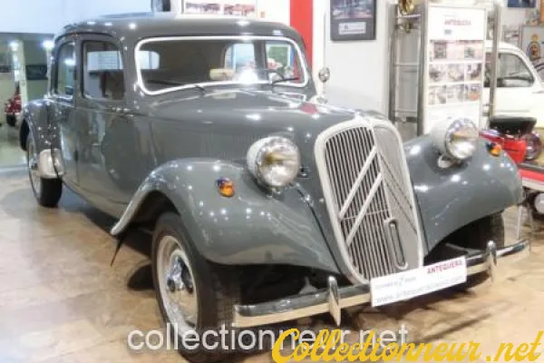 CITROEN TRACTION AVANT 11 B - 1954