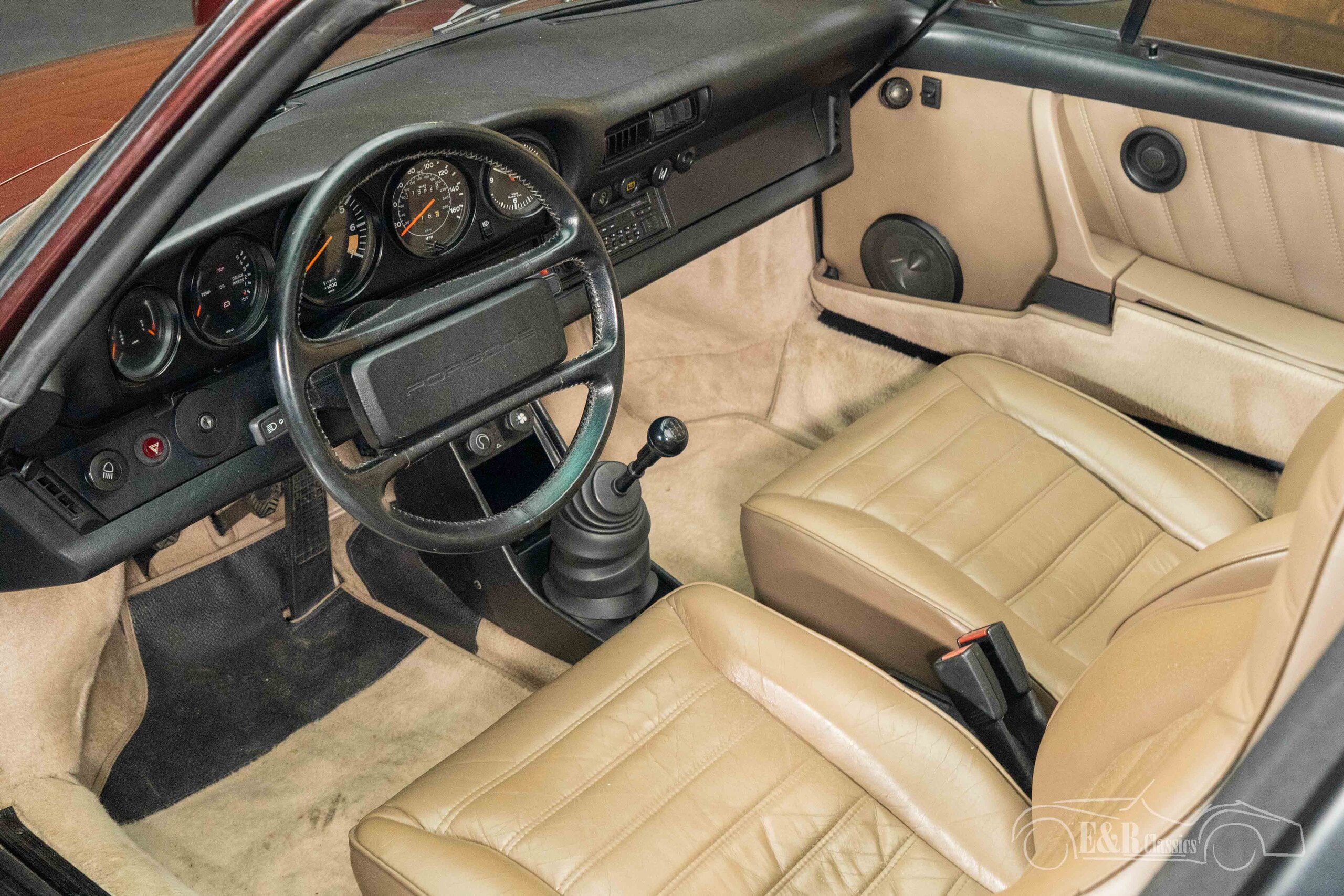 PORSCHE 911 1984