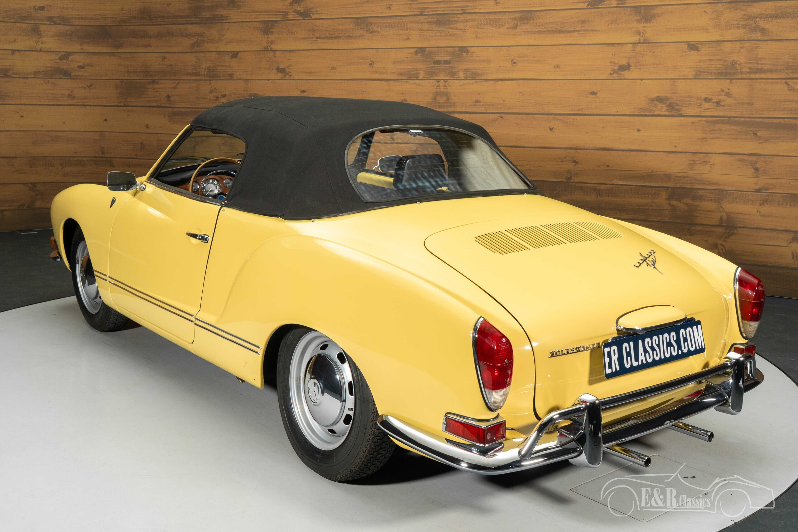 VOLKSWAGEN Karmann Ghia 1971