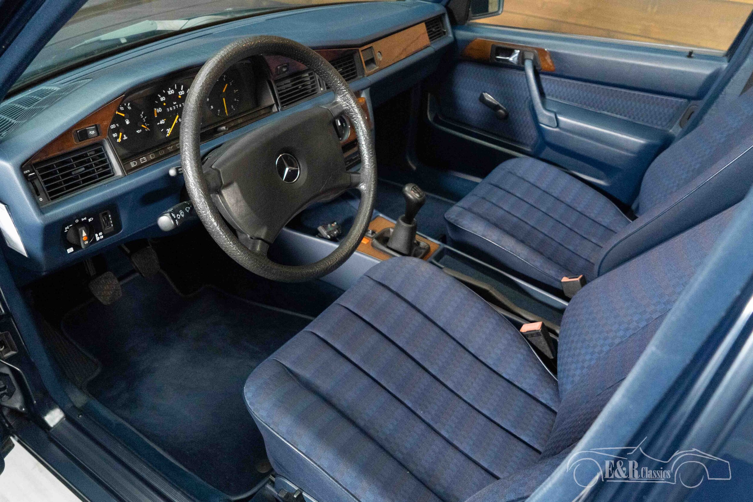 Mercedes-Benz 190 D | 63 747 km | Très bon état | 1990