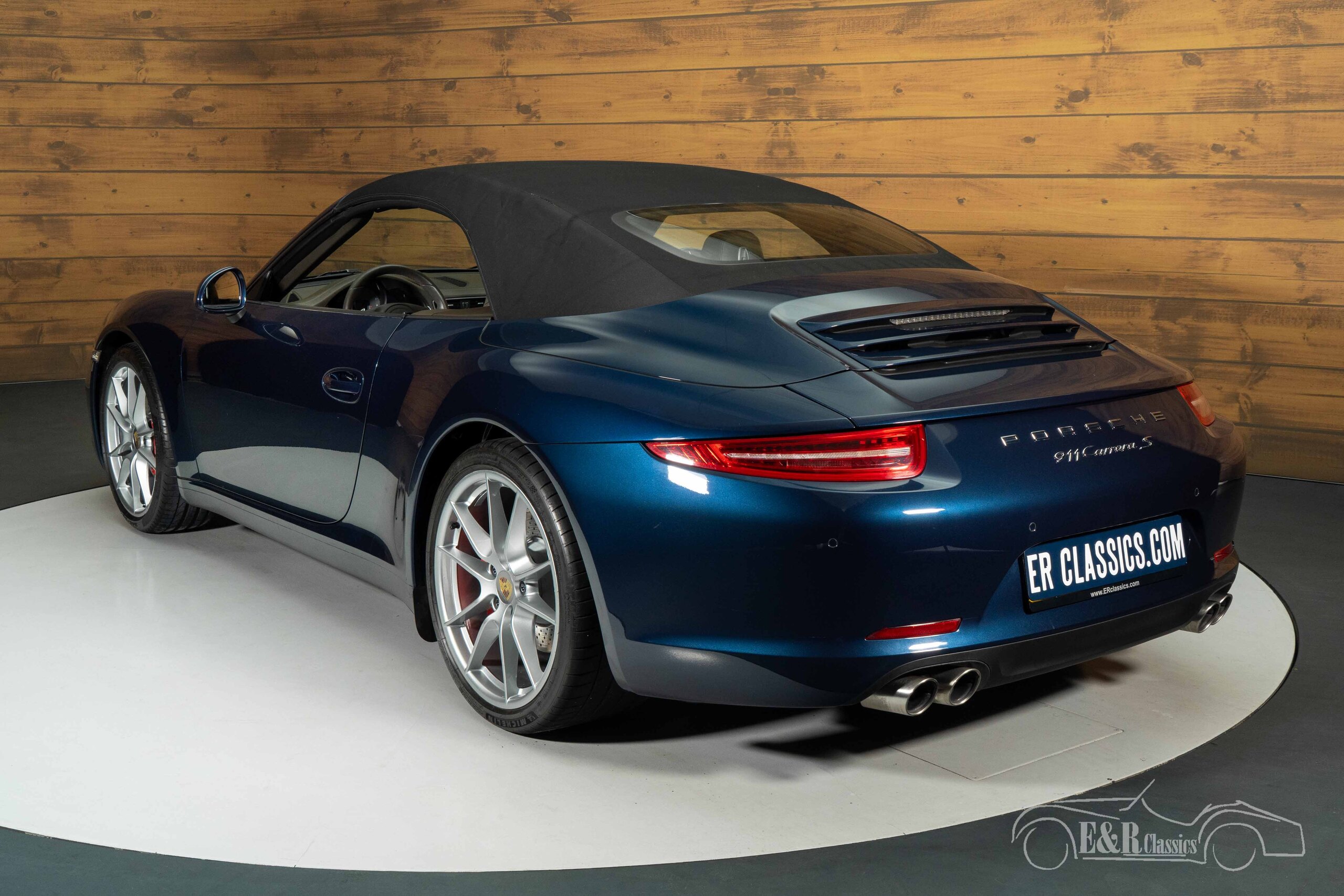 PORSCHE 911  Carrera S 2012