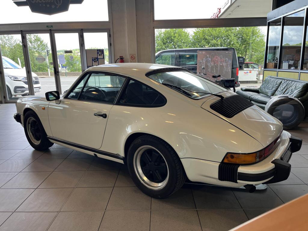 PORSCHE 911 1981