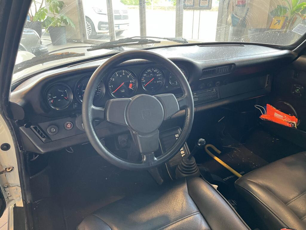 PORSCHE 911 1981