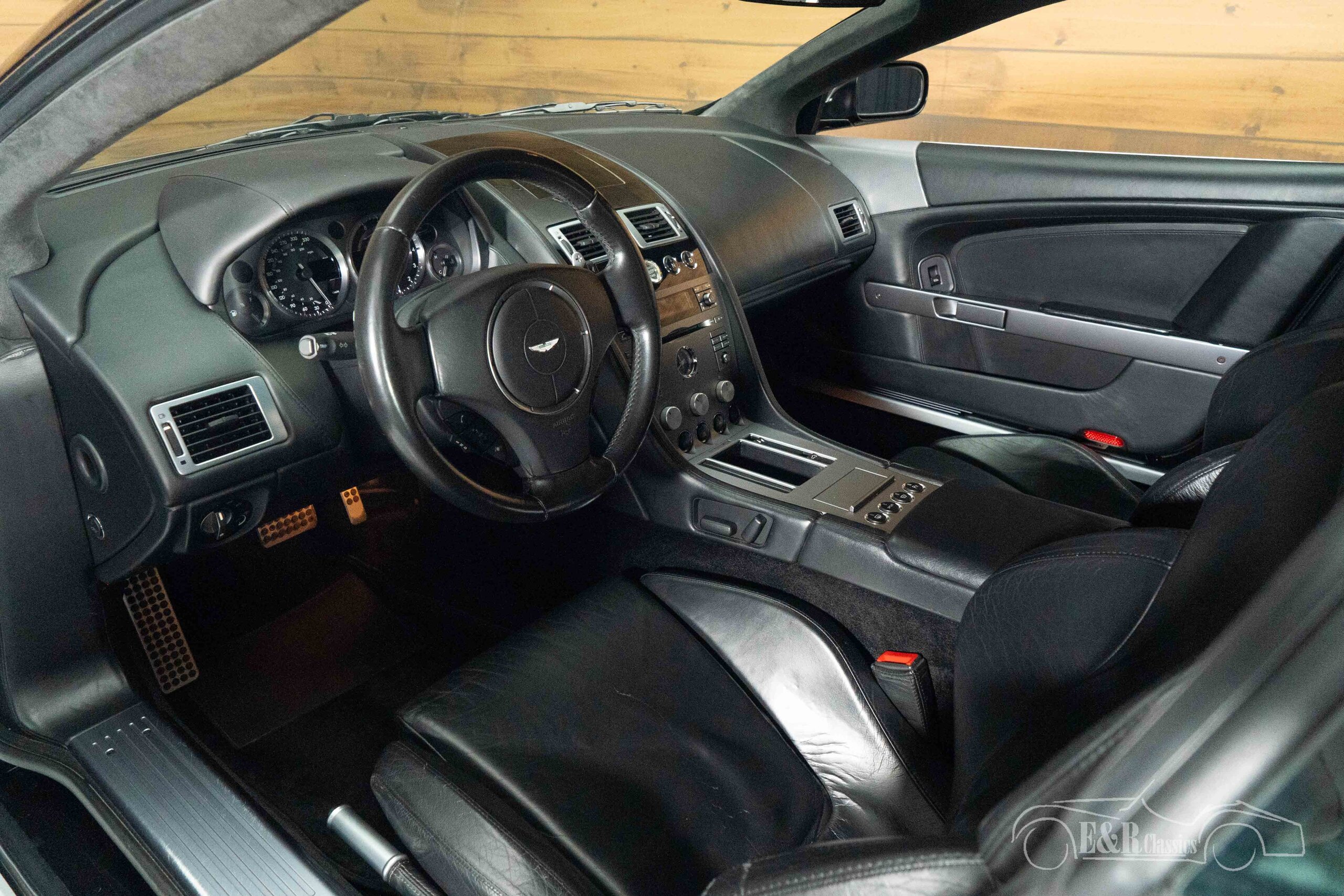 ASTON MARTIN DB9 2005