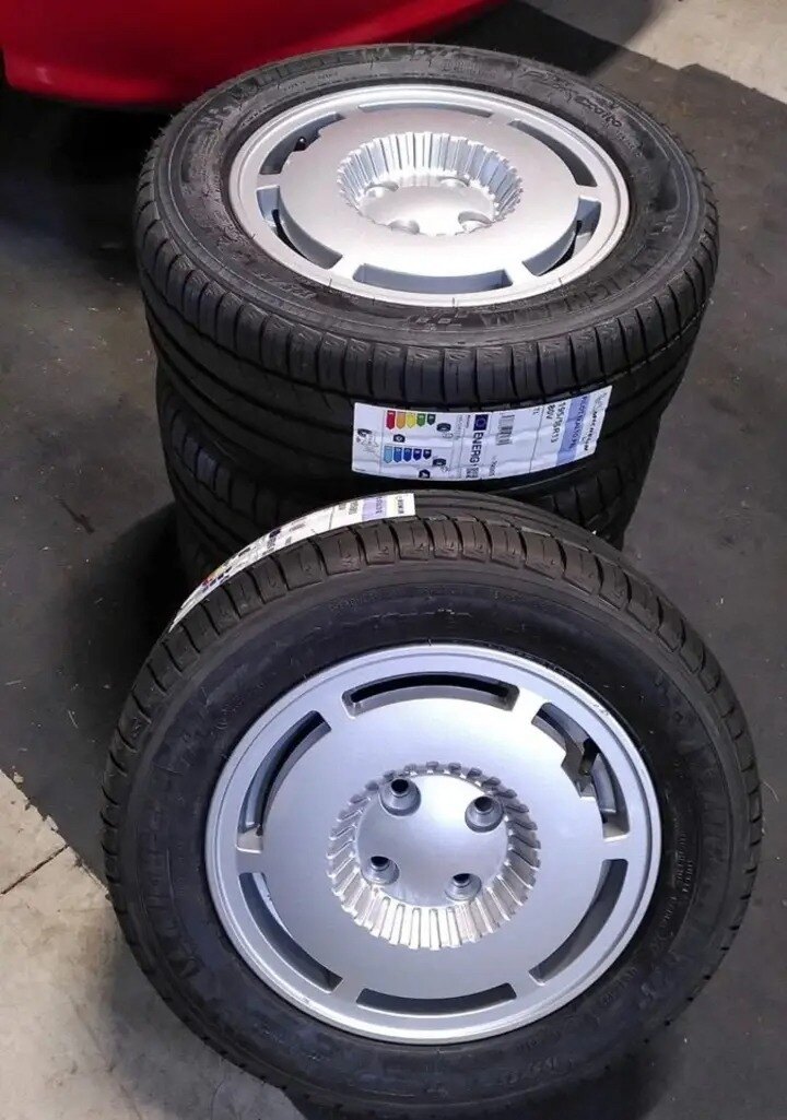 JEU DE JANTES RENAULT R5 GT TURBO 1 NEUVES