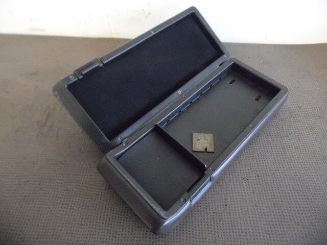 BOITE A CASSETTES PORSCHE 928 / 944 / 924