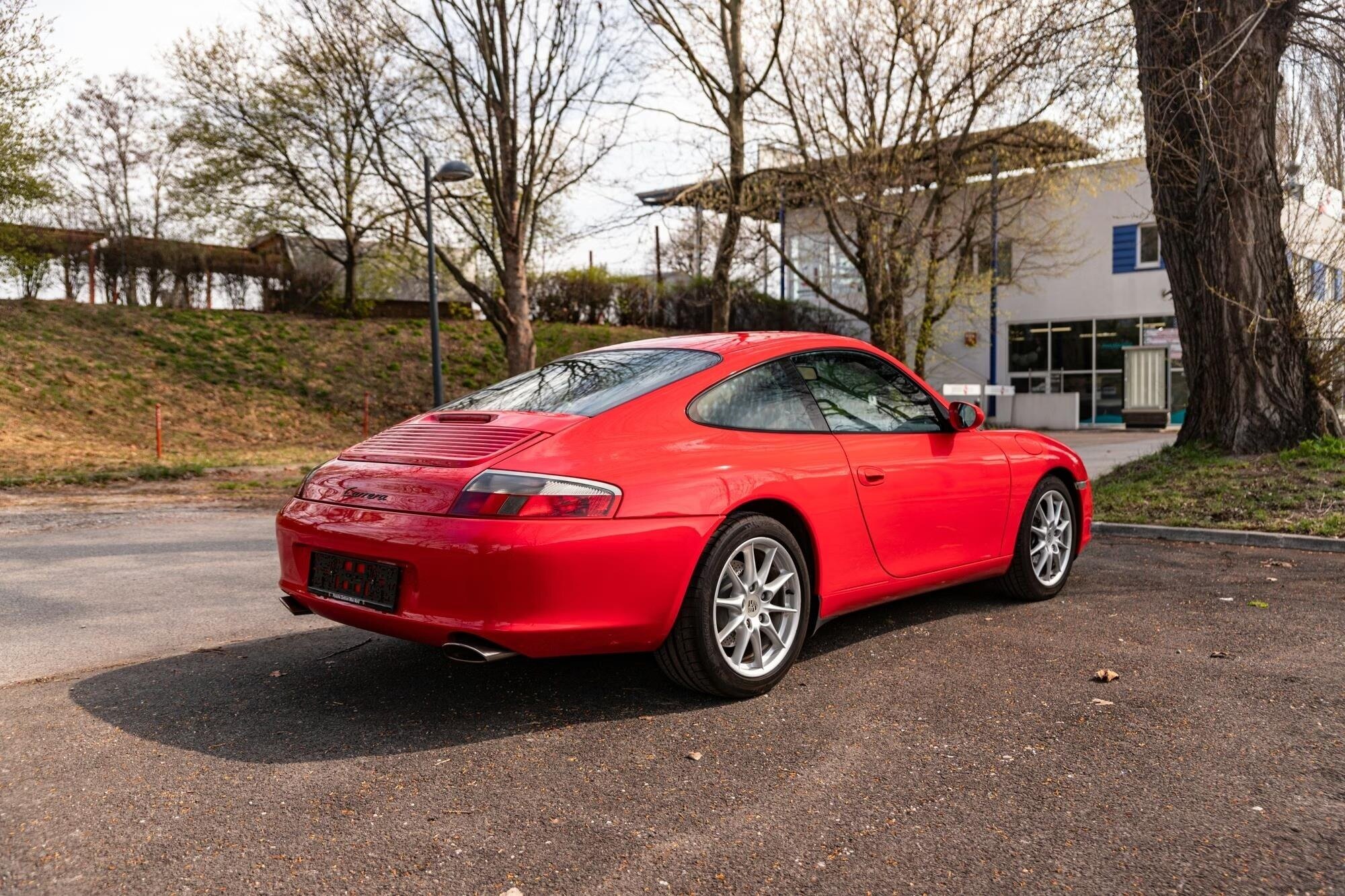 PORSCHE 911 2002
