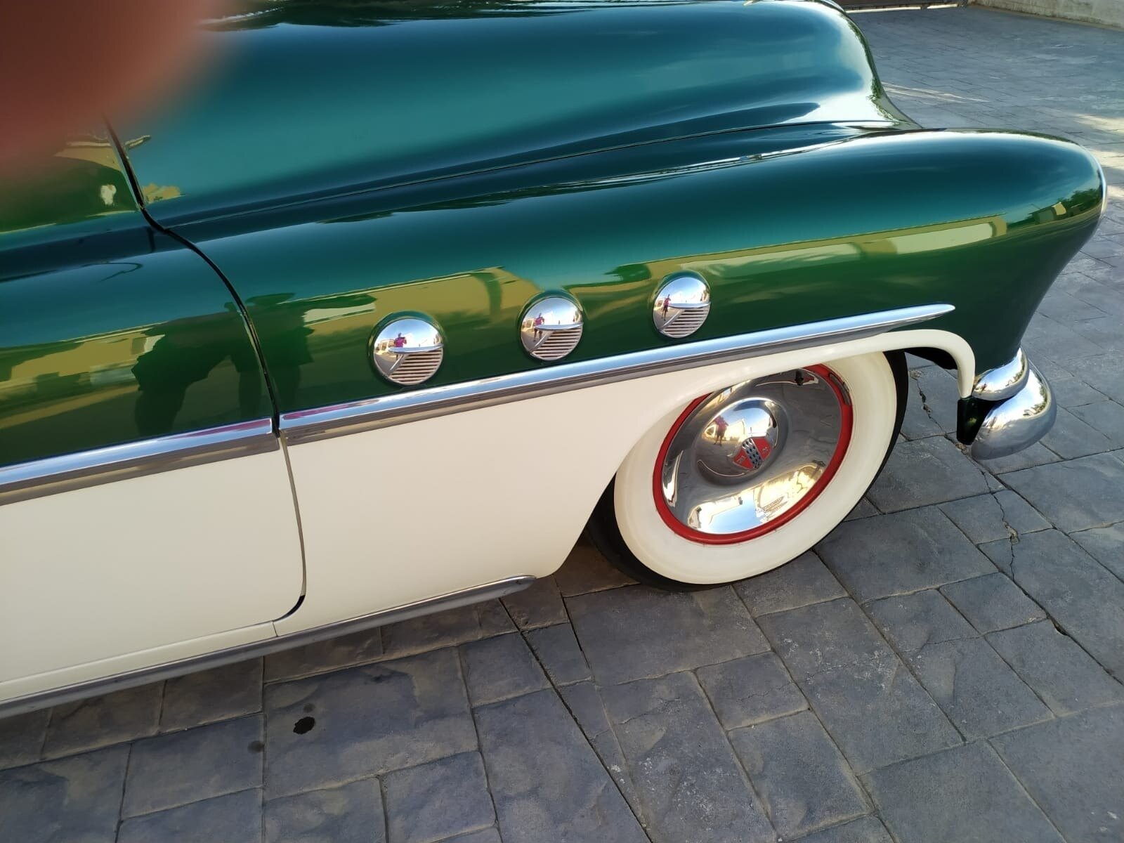 BUICK SUPER RIVIERA SEDAN 1952