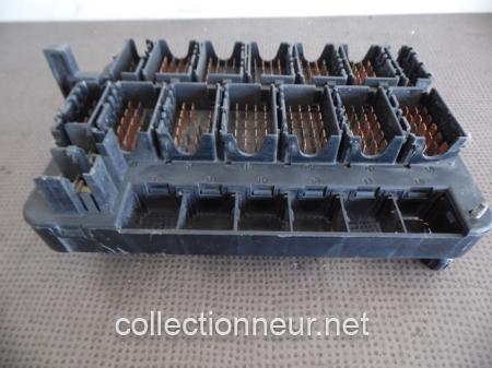 PLATINE PORTE FUSIBLES ET RELAIS 94461011000 PORSCHE 944-2